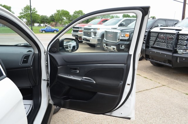 Vehicle image 26 of 35