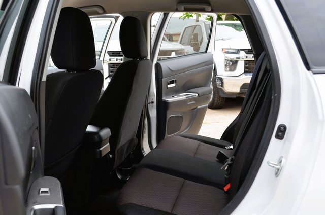 Vehicle image 24 of 35