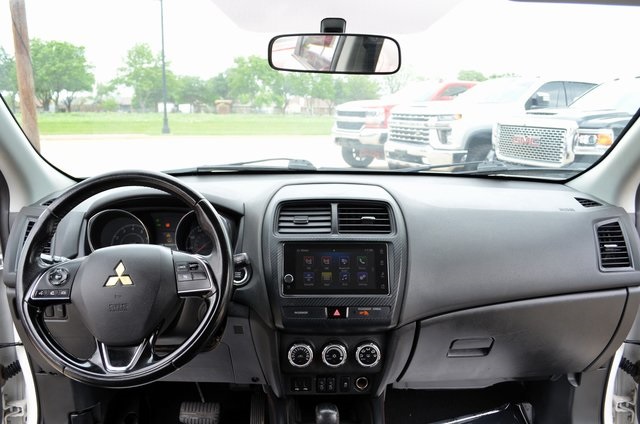 Vehicle image 16 of 35