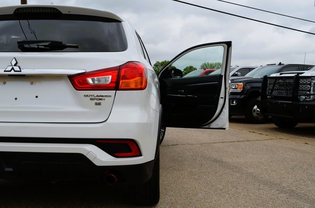 Vehicle image 7 of 35