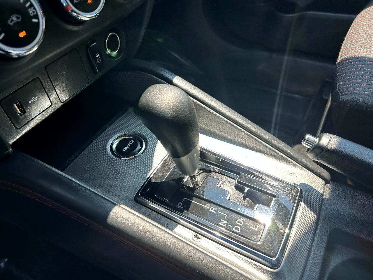 Vehicle image 13 of 16