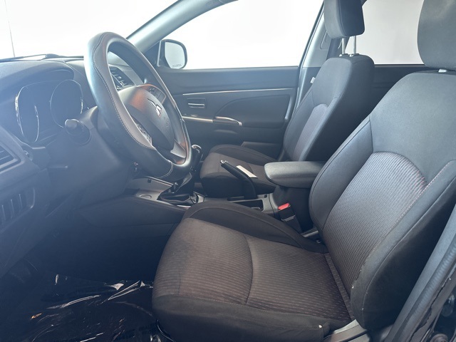 Vehicle image 16 of 32