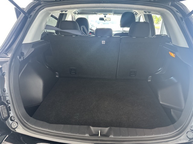 Vehicle image 10 of 32
