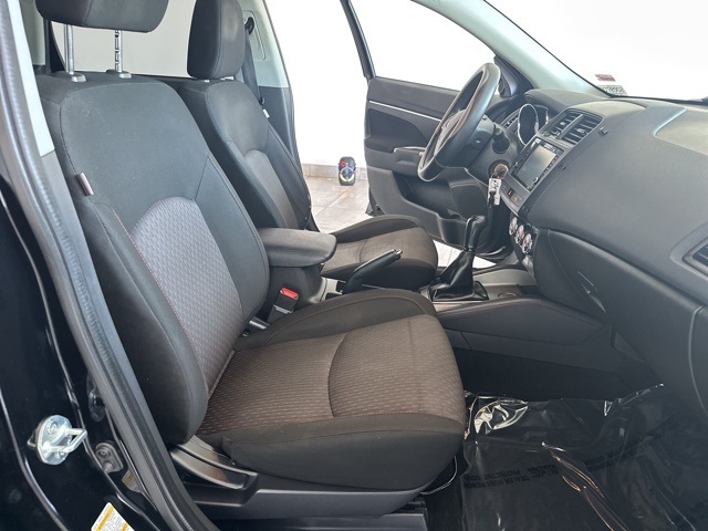 Vehicle image 15 of 32