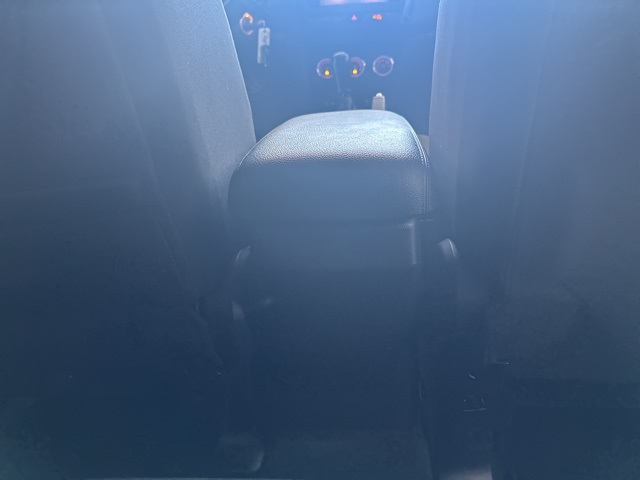 Vehicle image 17 of 32