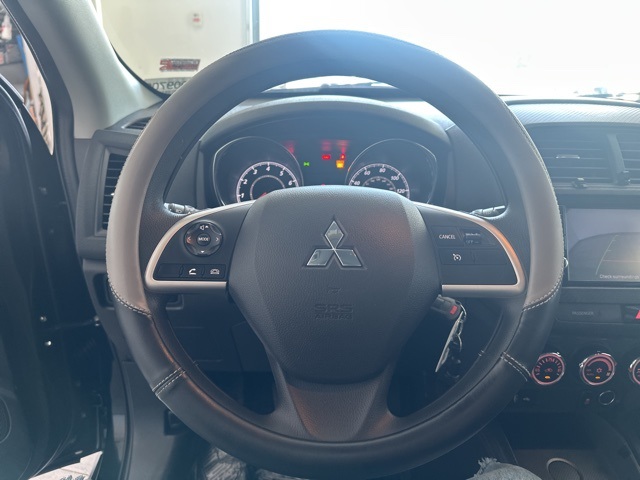 Vehicle image 29 of 32