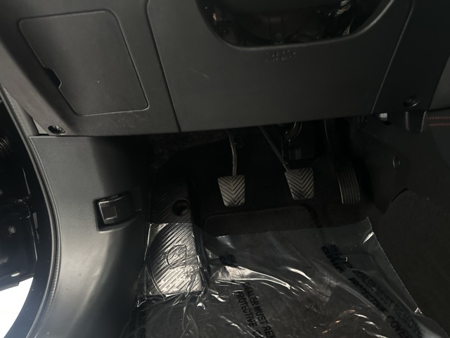 Vehicle image 12 of 32