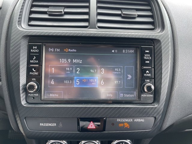 Vehicle image 17 of 22