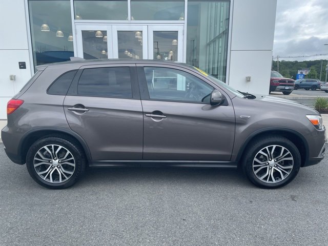 Vehicle image 4 of 22