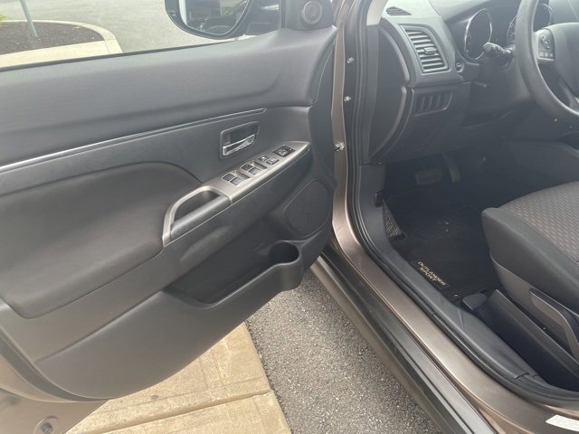 Vehicle image 14 of 22