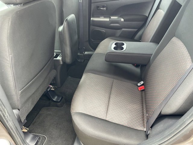 Vehicle image 11 of 22