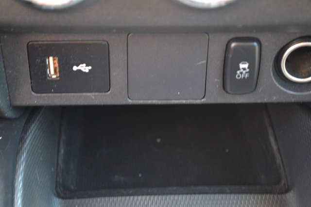 Vehicle image 14 of 19