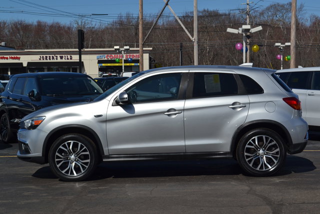 Vehicle image 4 of 19