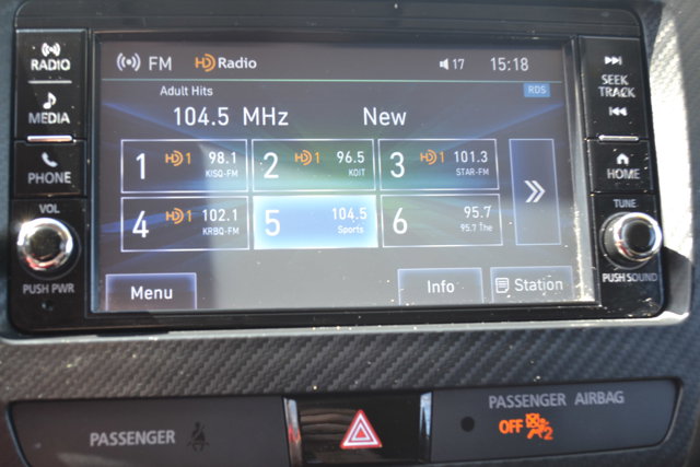 Vehicle image 11 of 19