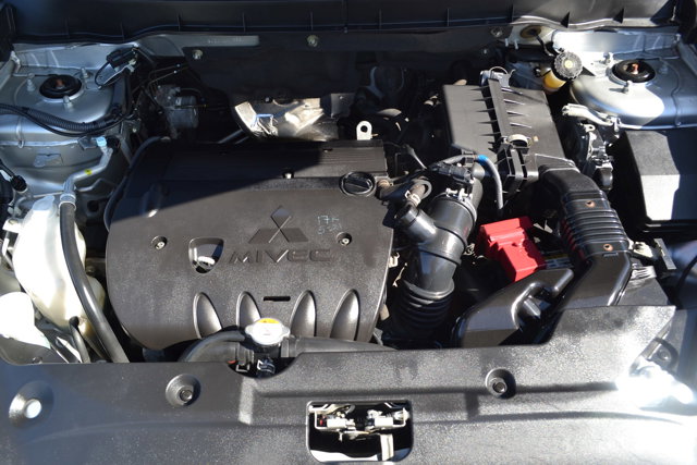Vehicle image 17 of 19