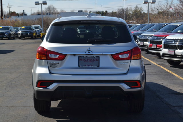 Vehicle image 3 of 19