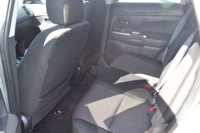 Vehicle image 7 of 19