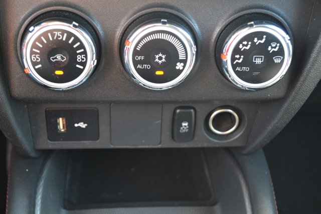 Vehicle image 13 of 19
