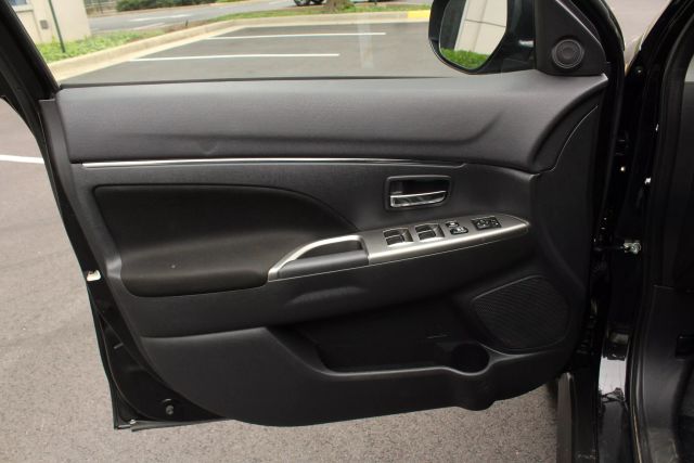 Vehicle image 14 of 41