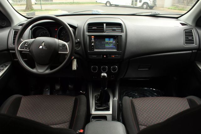 Vehicle image 25 of 41
