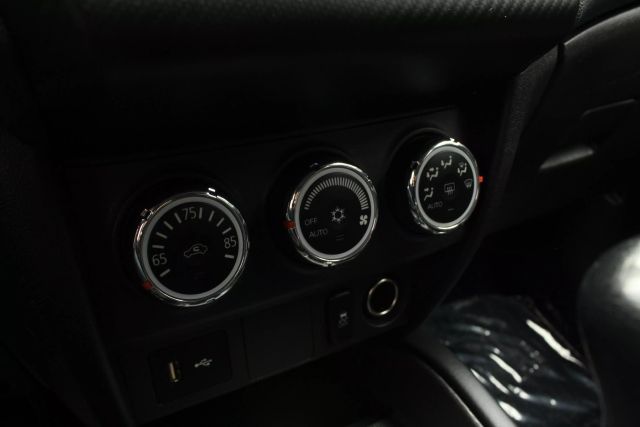 Vehicle image 38 of 41