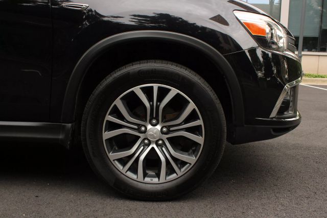 Vehicle image 8 of 41