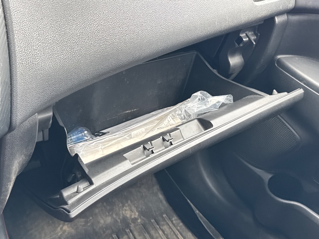 Vehicle image 18 of 21