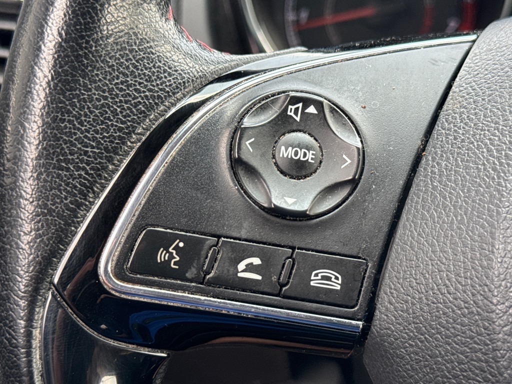 Vehicle image 14 of 21