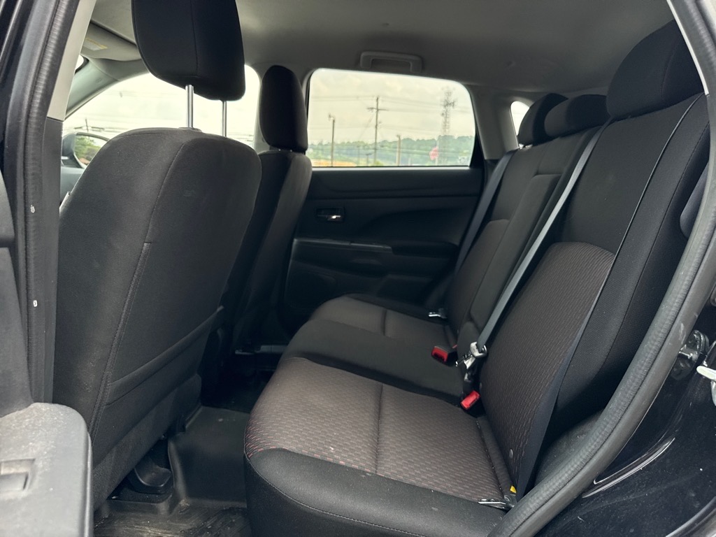 Vehicle image 8 of 21
