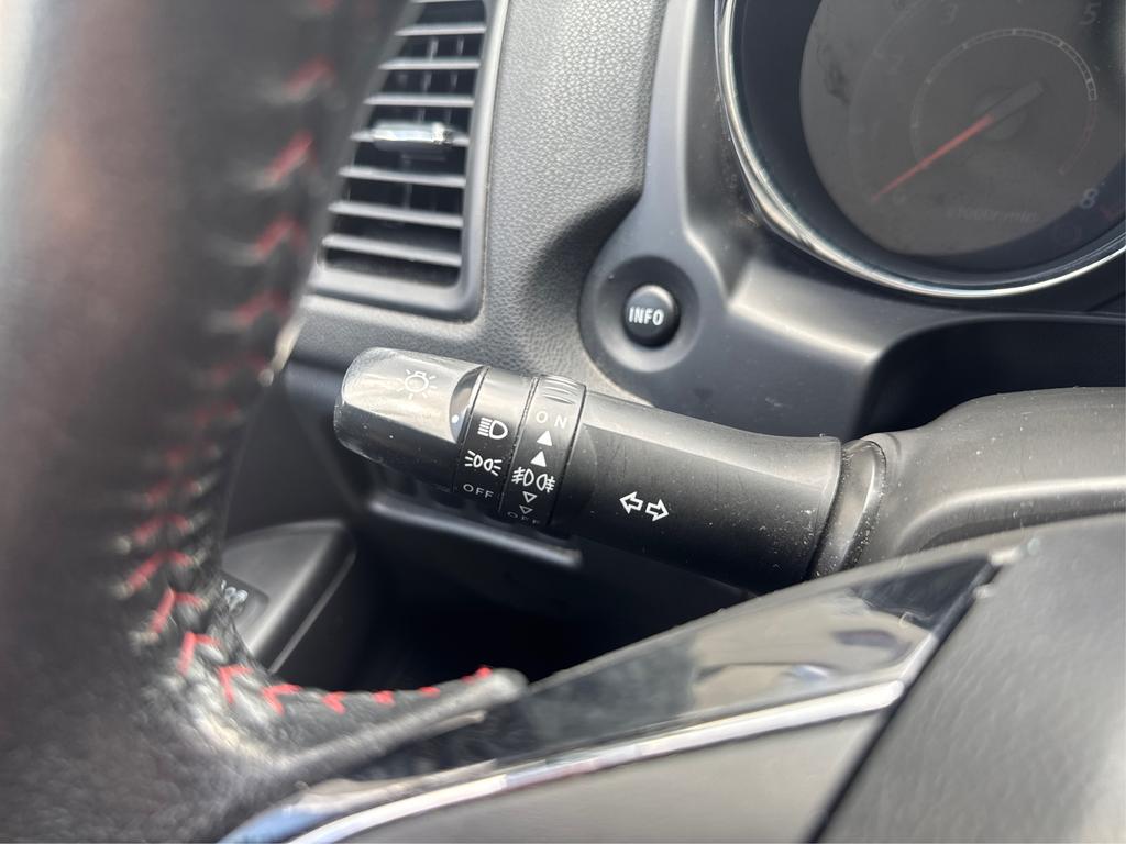 Vehicle image 10 of 28