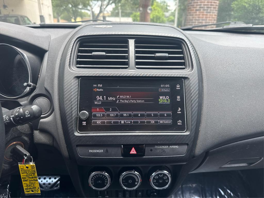 Vehicle image 15 of 28