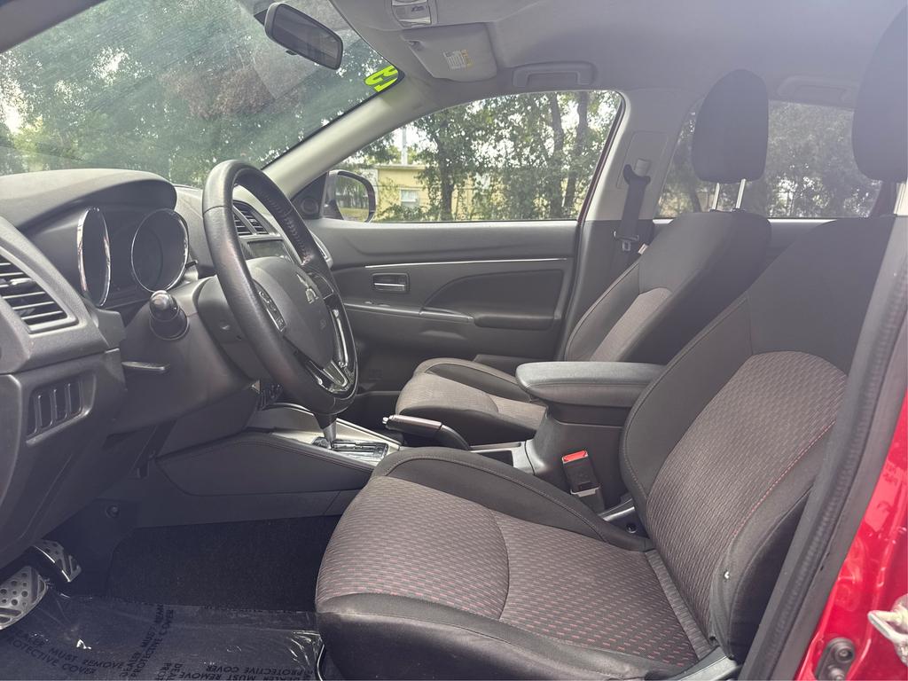 Vehicle image 11 of 28