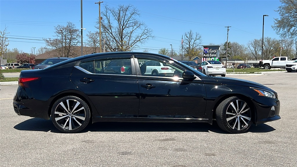 Vehicle image 4 of 49
