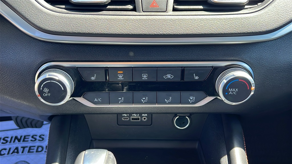Vehicle image 29 of 49