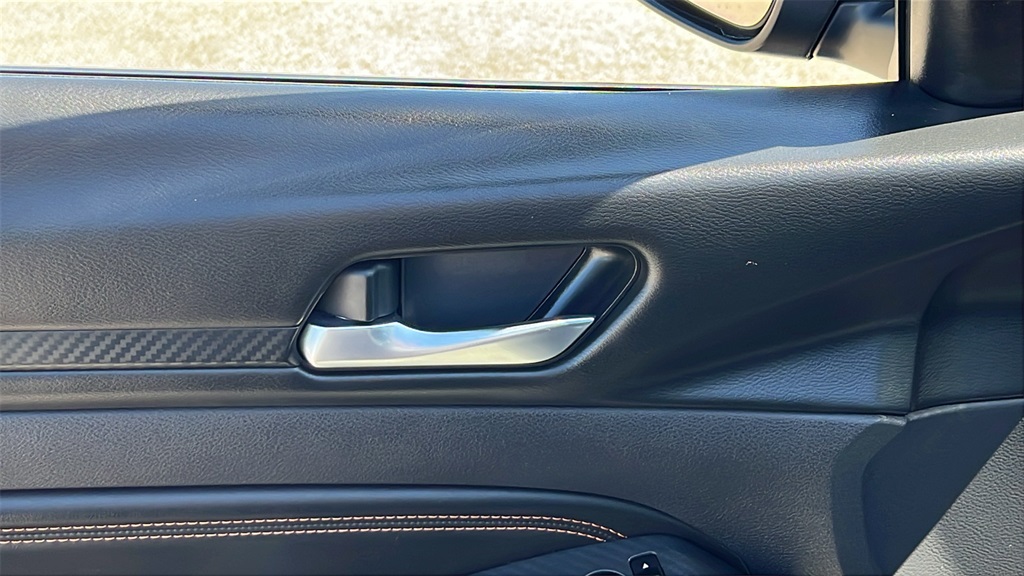 Vehicle image 11 of 49