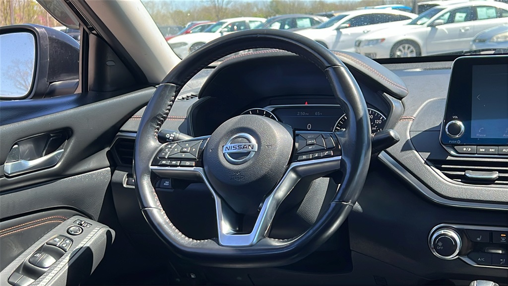 Vehicle image 15 of 49