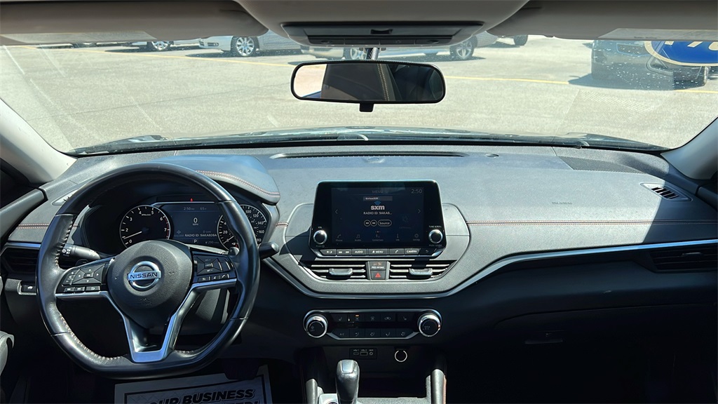 Vehicle image 14 of 49