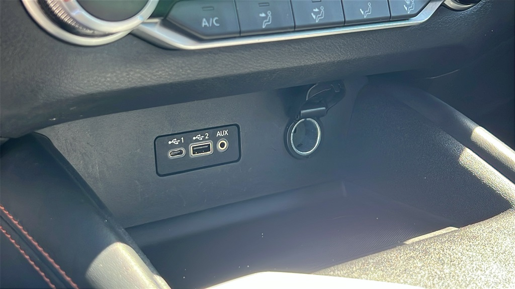Vehicle image 30 of 49