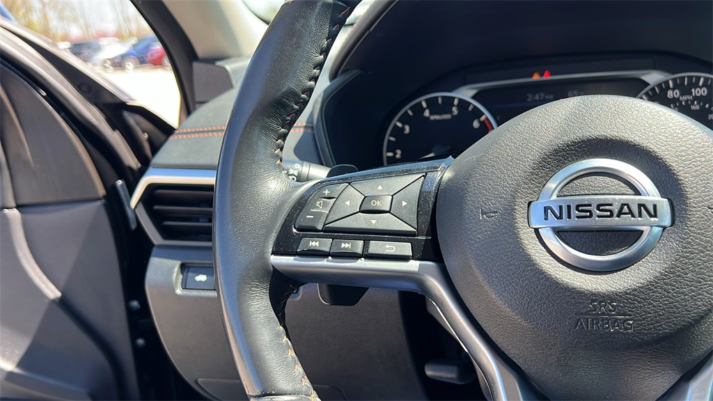 Vehicle image 18 of 49