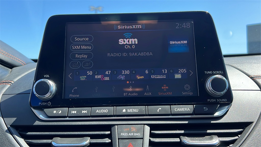 Vehicle image 27 of 49