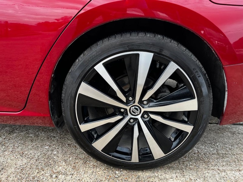 2019 Nissan Altima 2.5 Platinum Image 28 of 30
