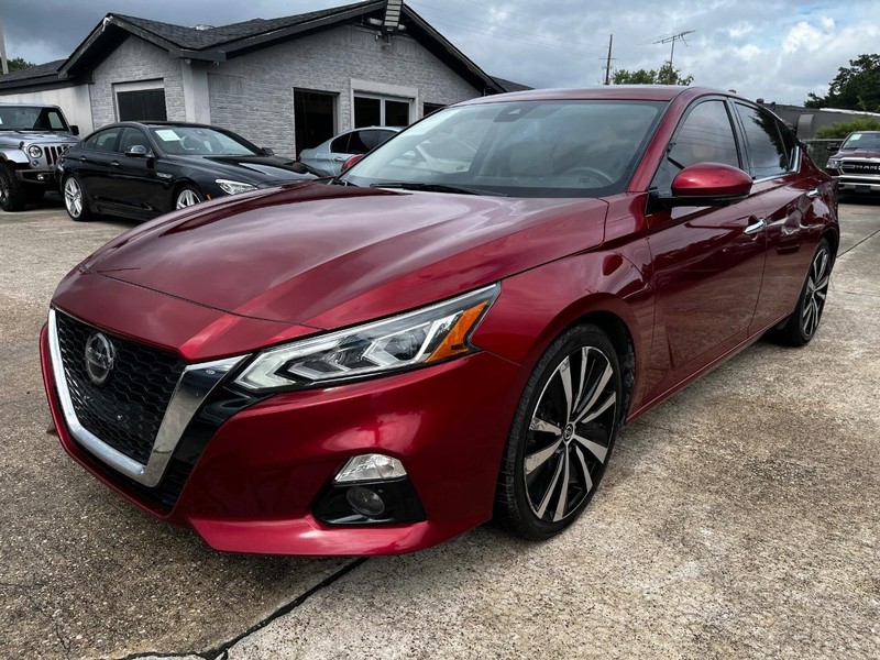 2019 Nissan Altima 2.5 Platinum Image 1 of 30