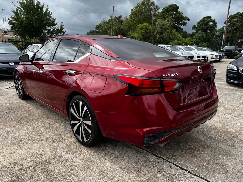 2019 Nissan Altima 2.5 Platinum Image 7 of 30