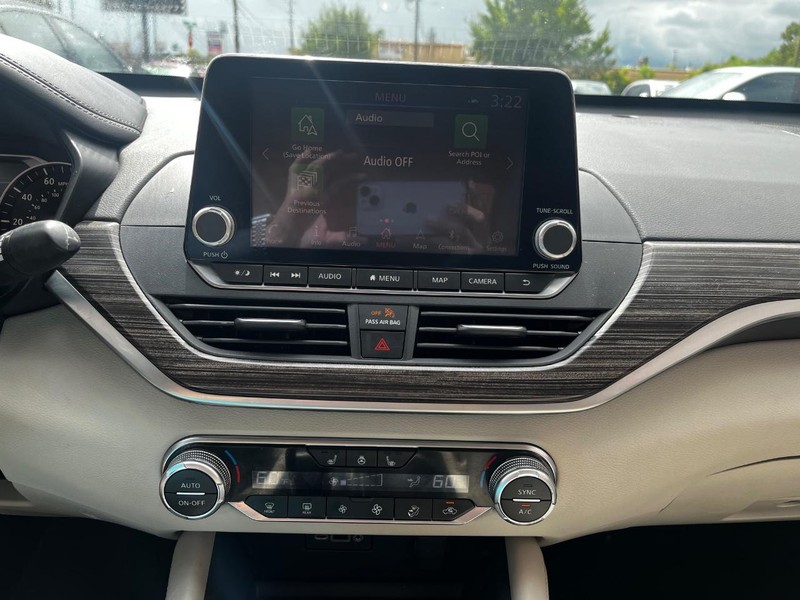 2019 Nissan Altima 2.5 Platinum Image 22 of 30