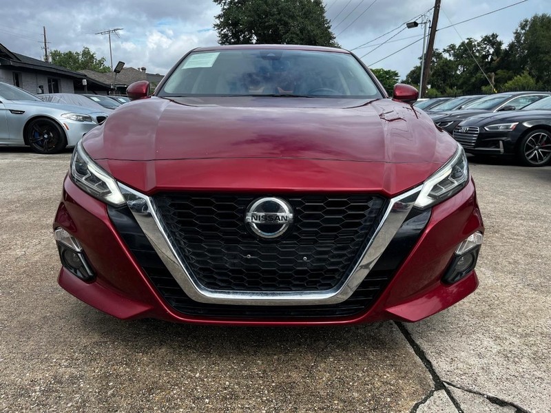 2019 Nissan Altima 2.5 Platinum Image 9 of 30
