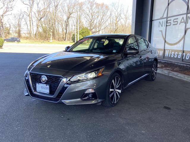 2019 Nissan Altima 2.5 Platinum Image 1 of 31