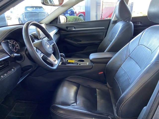 2019 Nissan Altima 2.5 Platinum Image 22 of 31