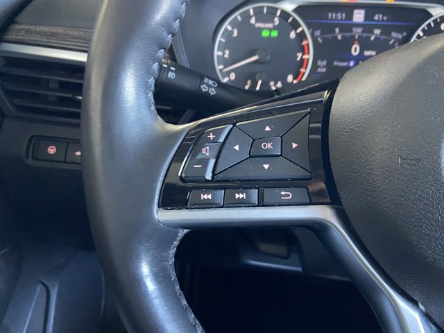 2019 Nissan Altima 2.5 Platinum Image 17 of 31