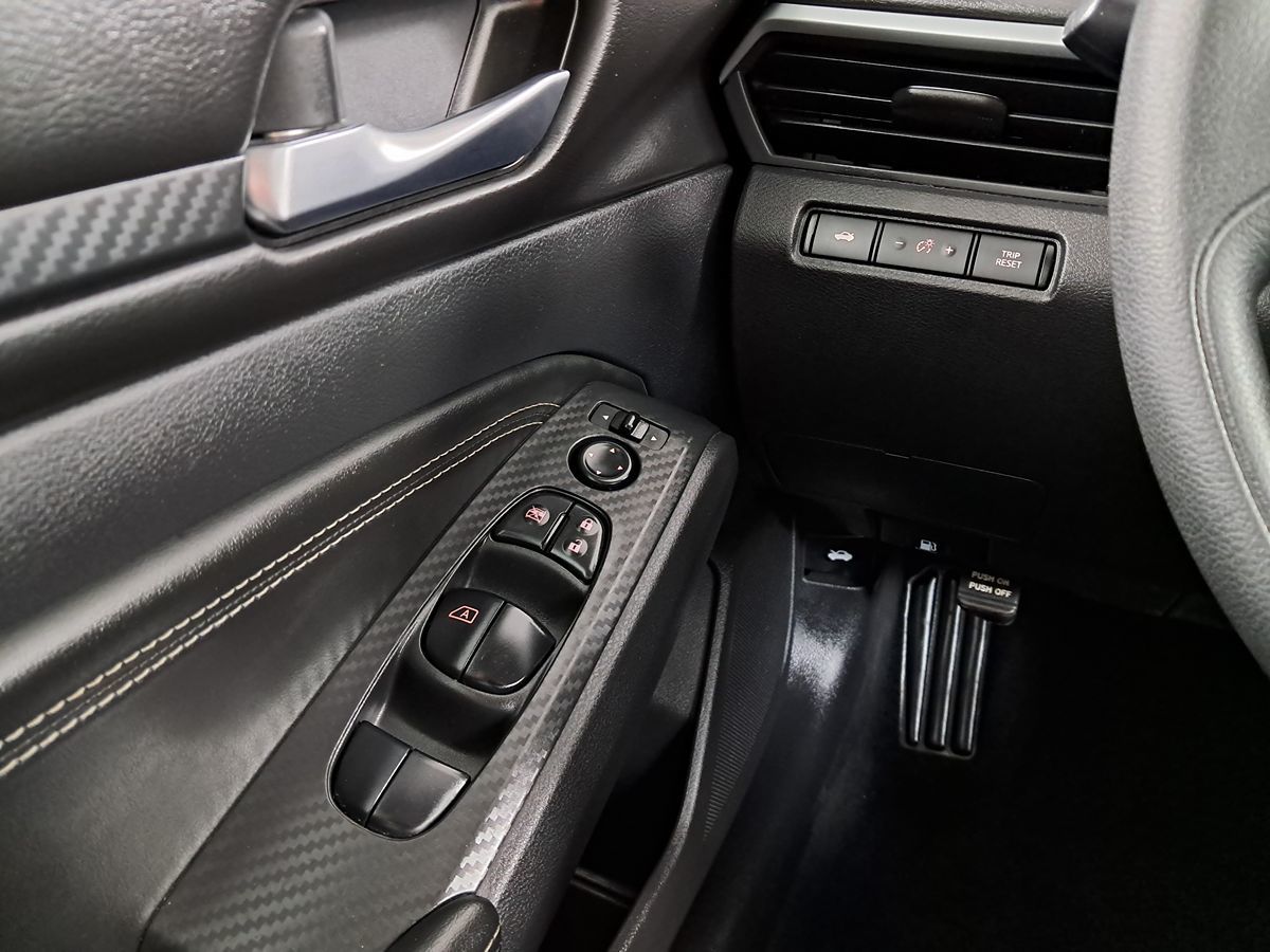 Vehicle image 15 of 29