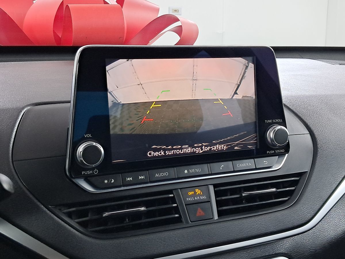 Vehicle image 17 of 29